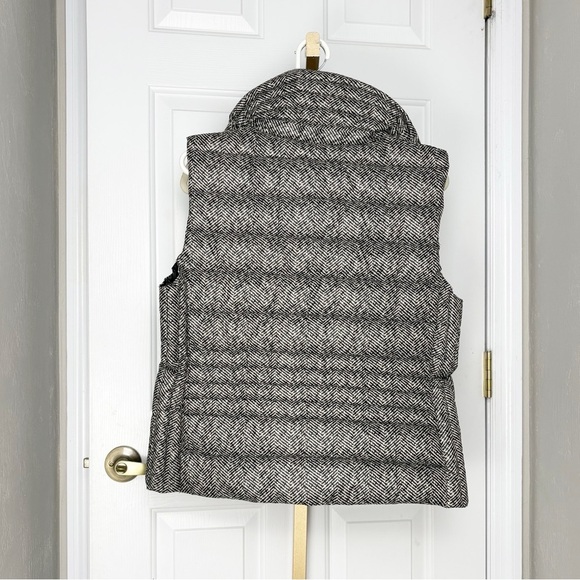 Size L Vince Camuto Herringbone Puffer Vest, Collar and 2 zipped Pockets, Gray - Picture 5 of 5